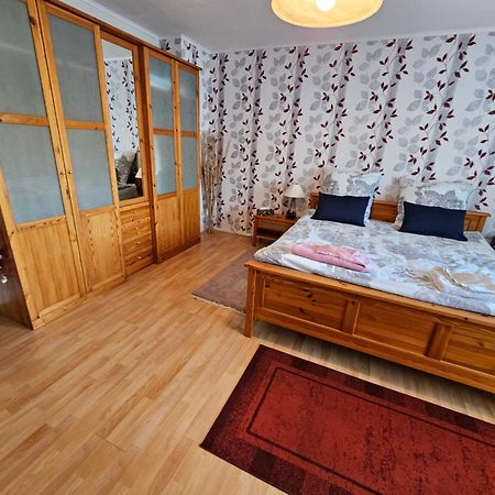A Large Fully Furnished Private Apartment لينتس آم راين المظهر الخارجي الصورة